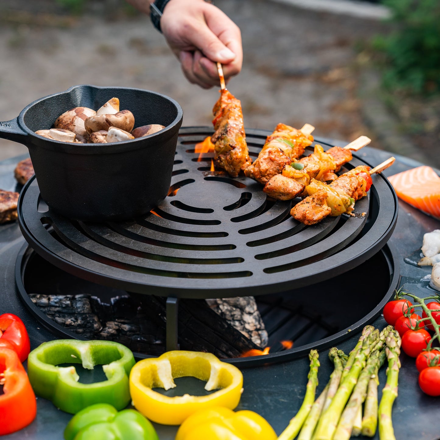 BBQ Plancha Grill Corten steel 8mm Camarada 2.0 - With poker and wood storage Ø70cm