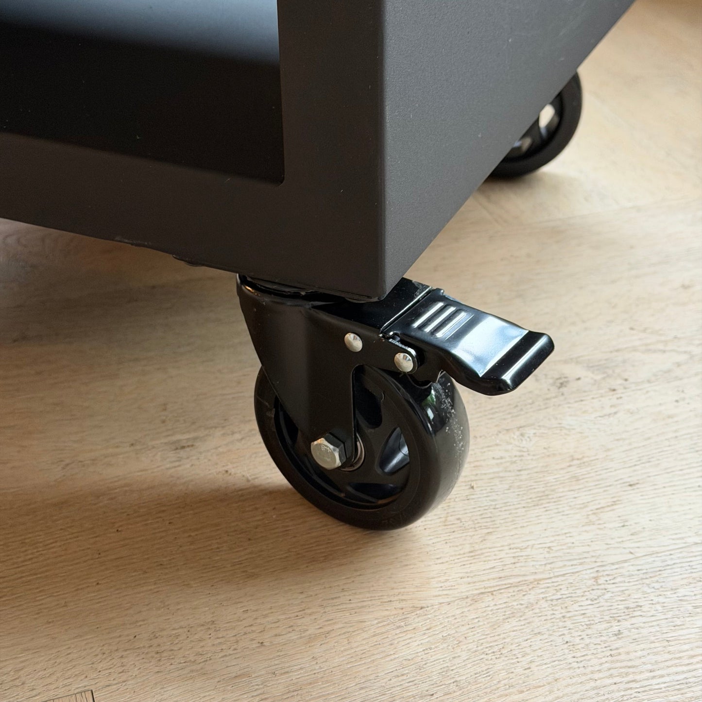 BBQ Plancha Grill Maestro Ø70cm Blackline - With Wooden Frame Plancha Mesa