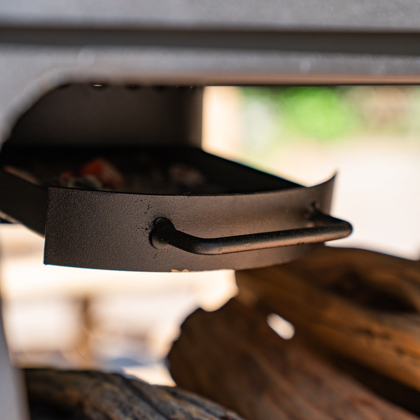 BBQ Plancha Grill Compañía - with cover and wood storage 60Ø - With cutting board