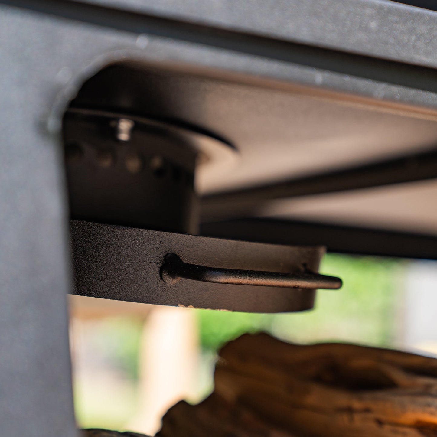 BBQ Plancha Grill Compañía - with cover and wood storage 60Ø - With cutting board