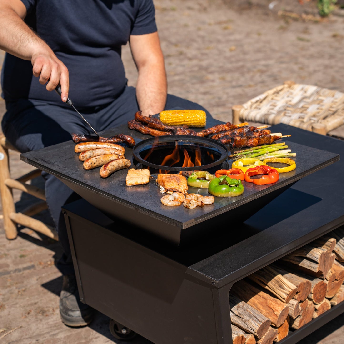 BBQ Plancha Grill Compañía - with cover and wood storage 60Ø - Without cutting board