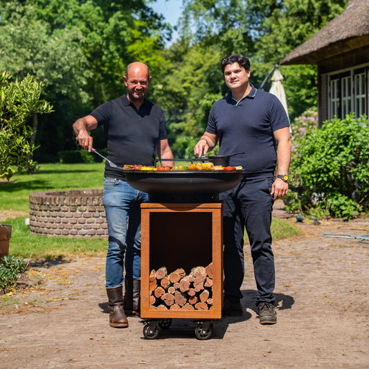 BBQ Plancha Grill Hermano XXL Blackline Corten steel - With poker and wood storage Ø80cm 8mm
