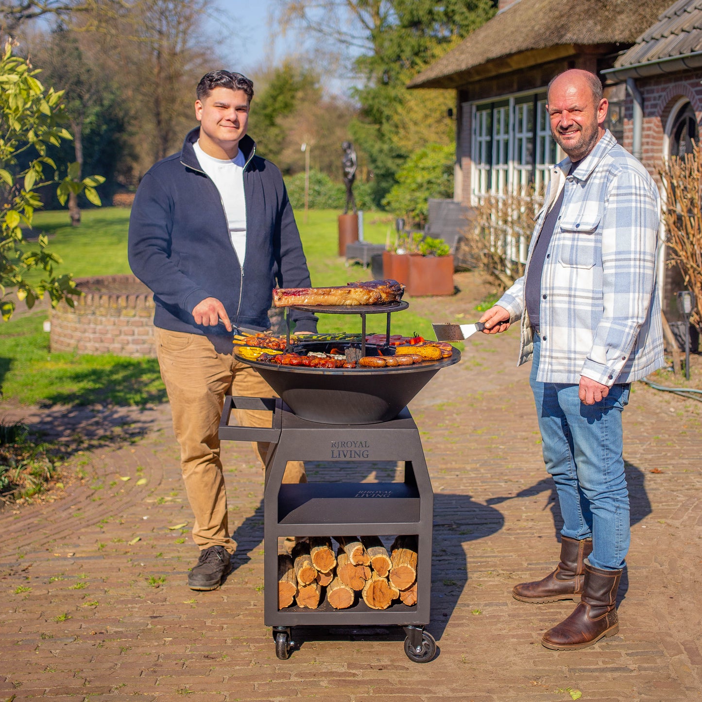 BBQ Plancha Grill Maestro Ø70cm Blackline - With large wheels and wood storage