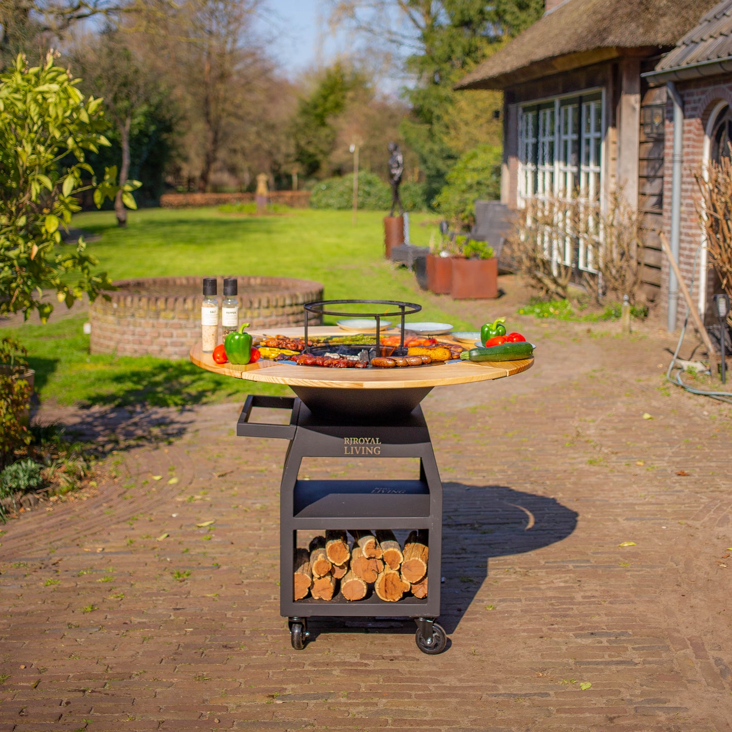 BBQ Plancha Grill Maestro Ø70cm Blackline - With Wooden Ring Mesa