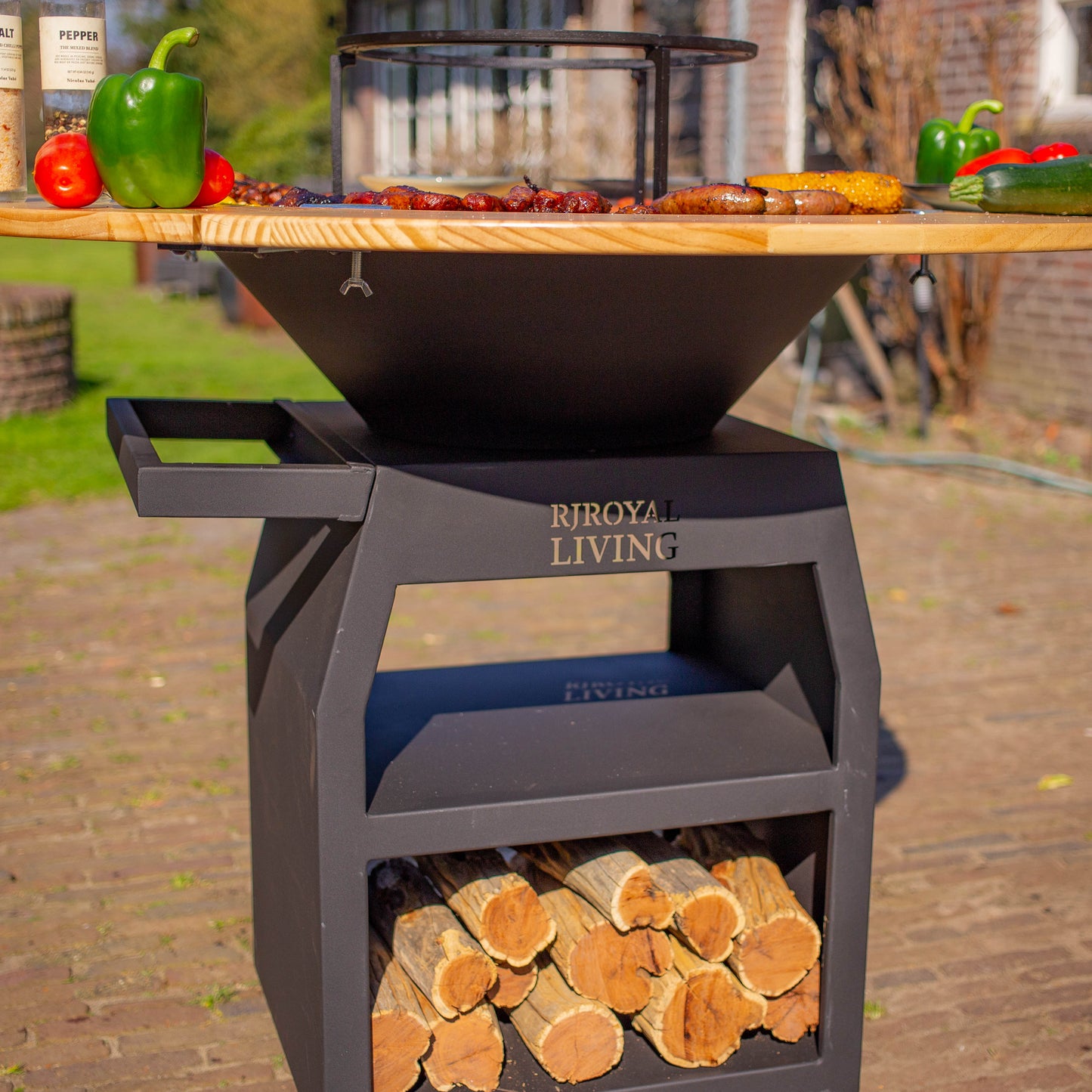 BBQ Plancha Grill Maestro Ø70cm Blackline - With Wooden Ring Mesa