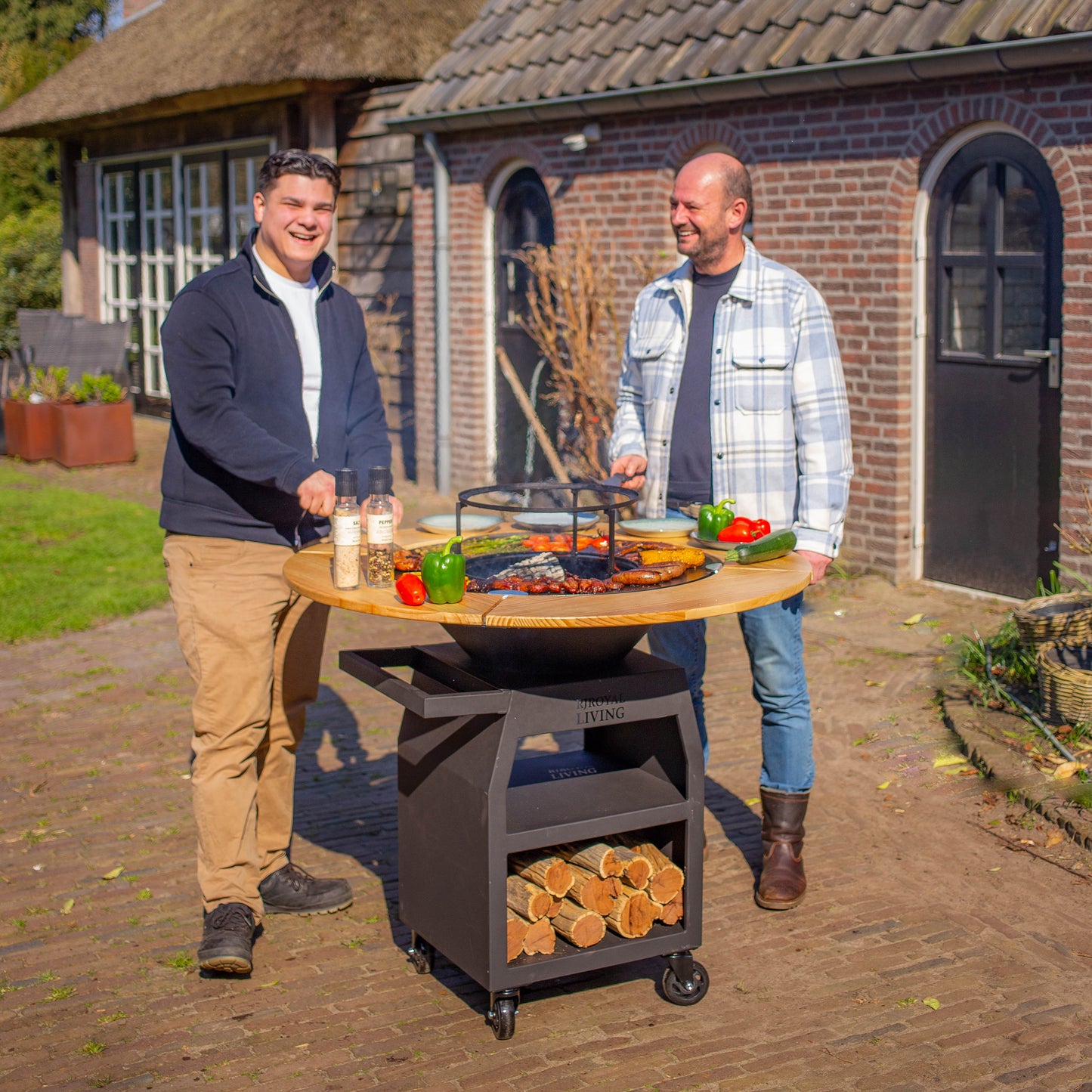 BBQ Plancha Grill Maestro Ø70cm Blackline - With Wooden Ring Mesa