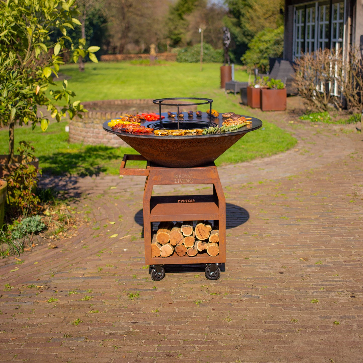 BBQ Plancha Grill Maestro XXXL Ø100cm Cortensteel - With Big Wheels and Woodstorage