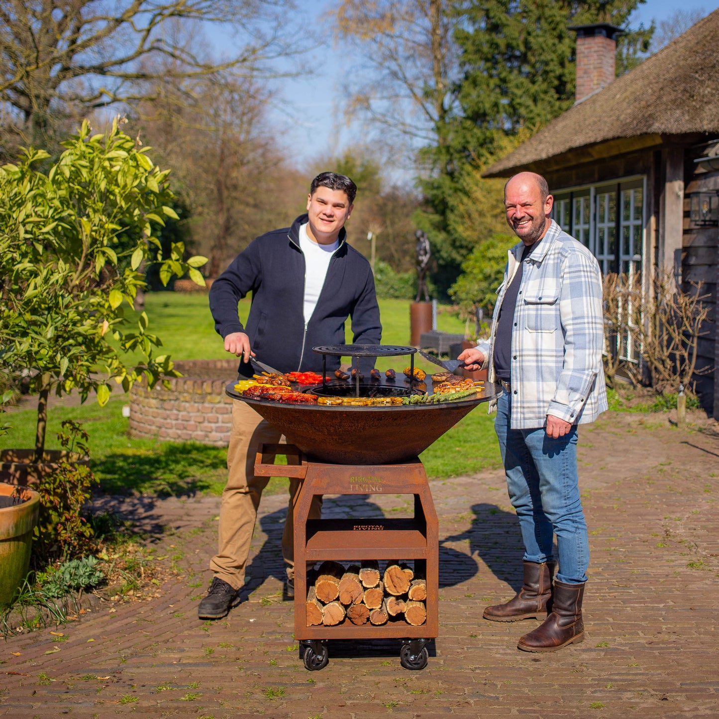 BBQ Plancha Grill Maestro XXXL Ø100cm Cortensteel - With Big Wheels and Woodstorage