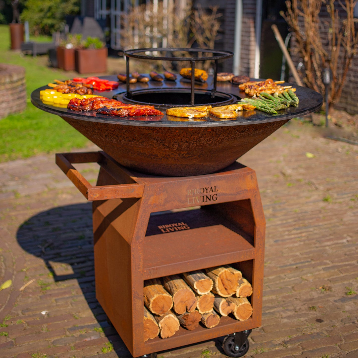 BBQ Plancha Grill Maestro XXXL Ø100cm Cortensteel - With Big Wheels and Woodstorage