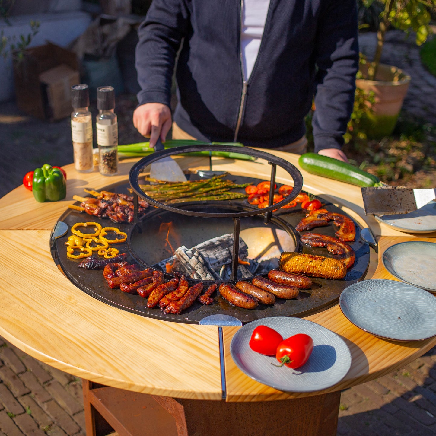 BBQ Plancha Grill Maestro Ø70cm Corten steel - Plancha With Wooden Ring Mesa
